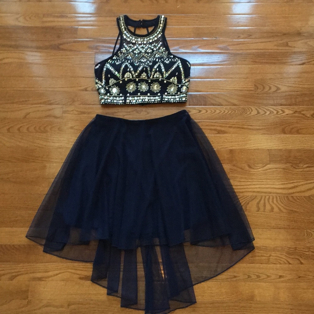 Skirt and top with
